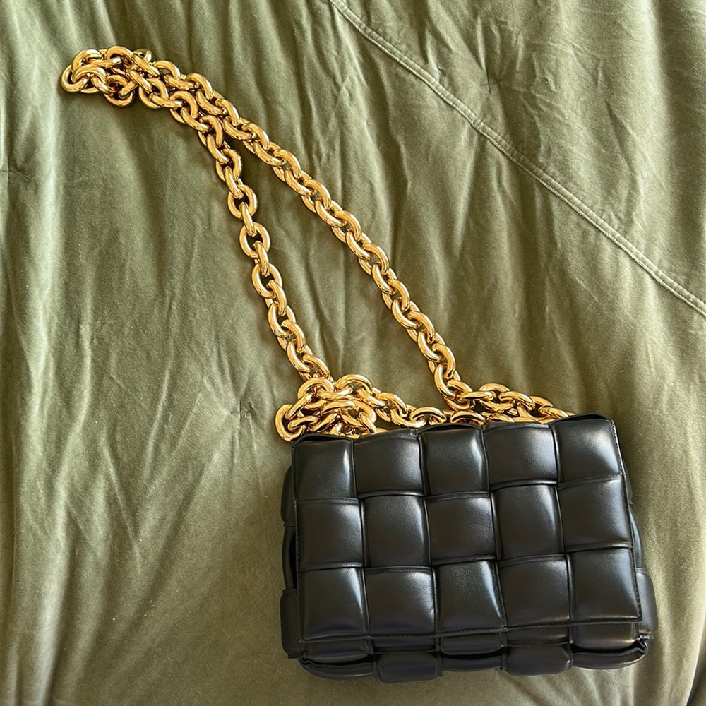 Bottega veneta authentic chain cassette used ONCE